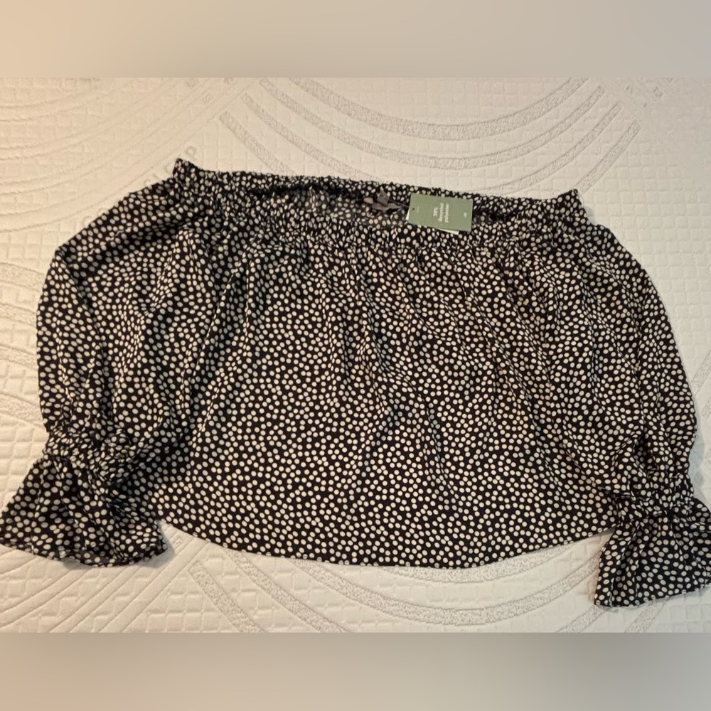 H&M off the shoulder’s blouse